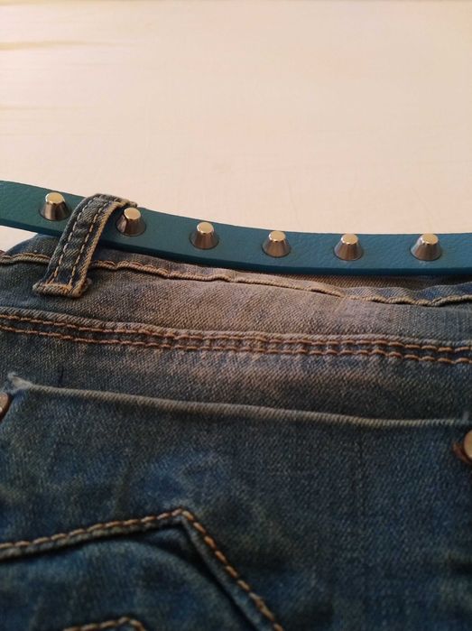 Продавам дамски дънки