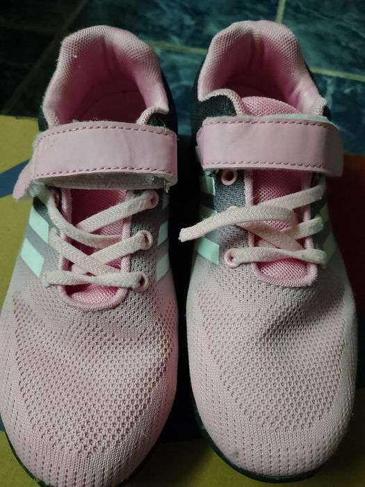 Маратонки за момиче