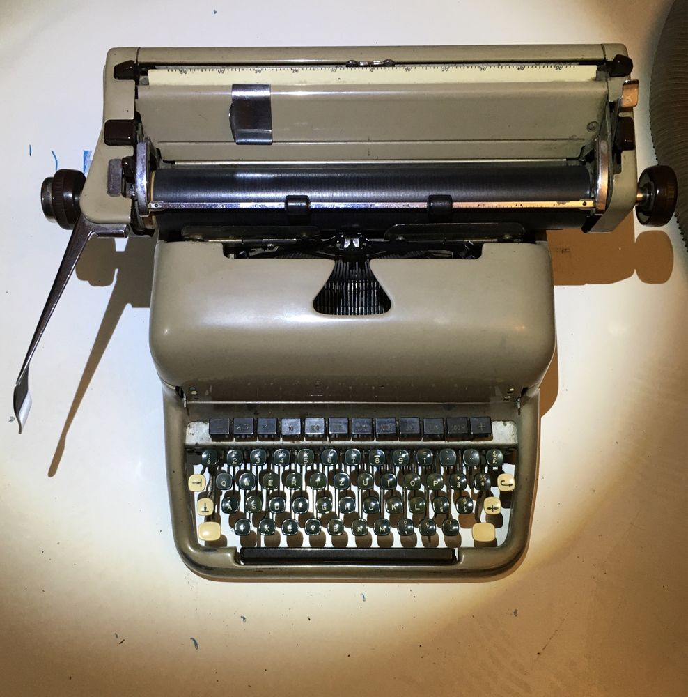 Masina de scris vintage profesionala robusta grea fonta