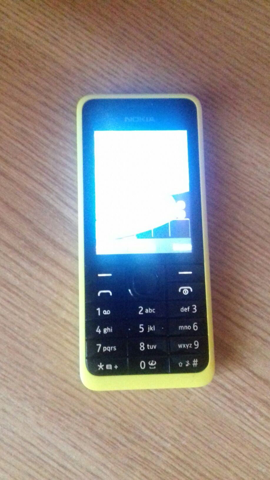 Telefon Nokia cu butoane galben codat orange