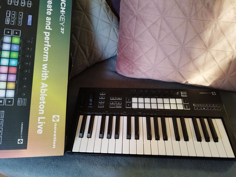 Novation Launchkey 37mk3 full size