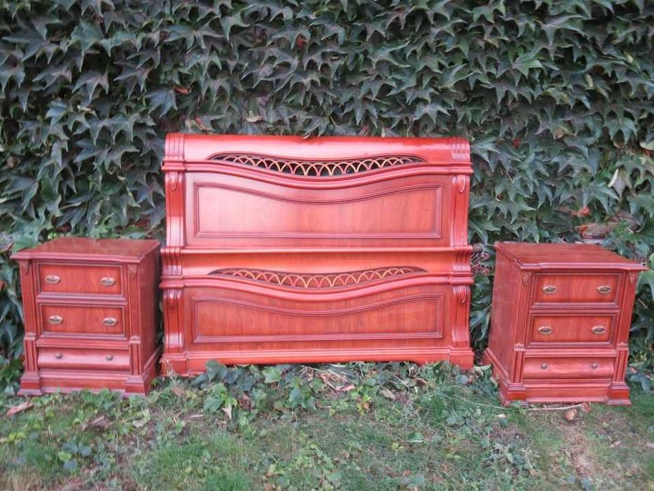 Класическа спалня