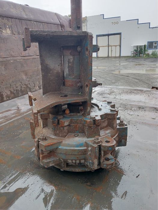 Продам насосы : НШР-300/700 , шламовый Метсо