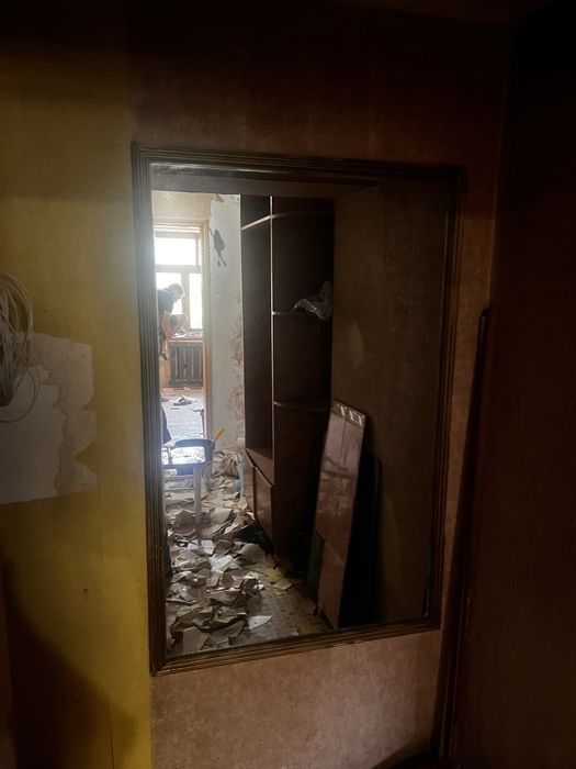 Кухоный гарнитур газ плита зеркало шкафы за все прошу 500000 тыс