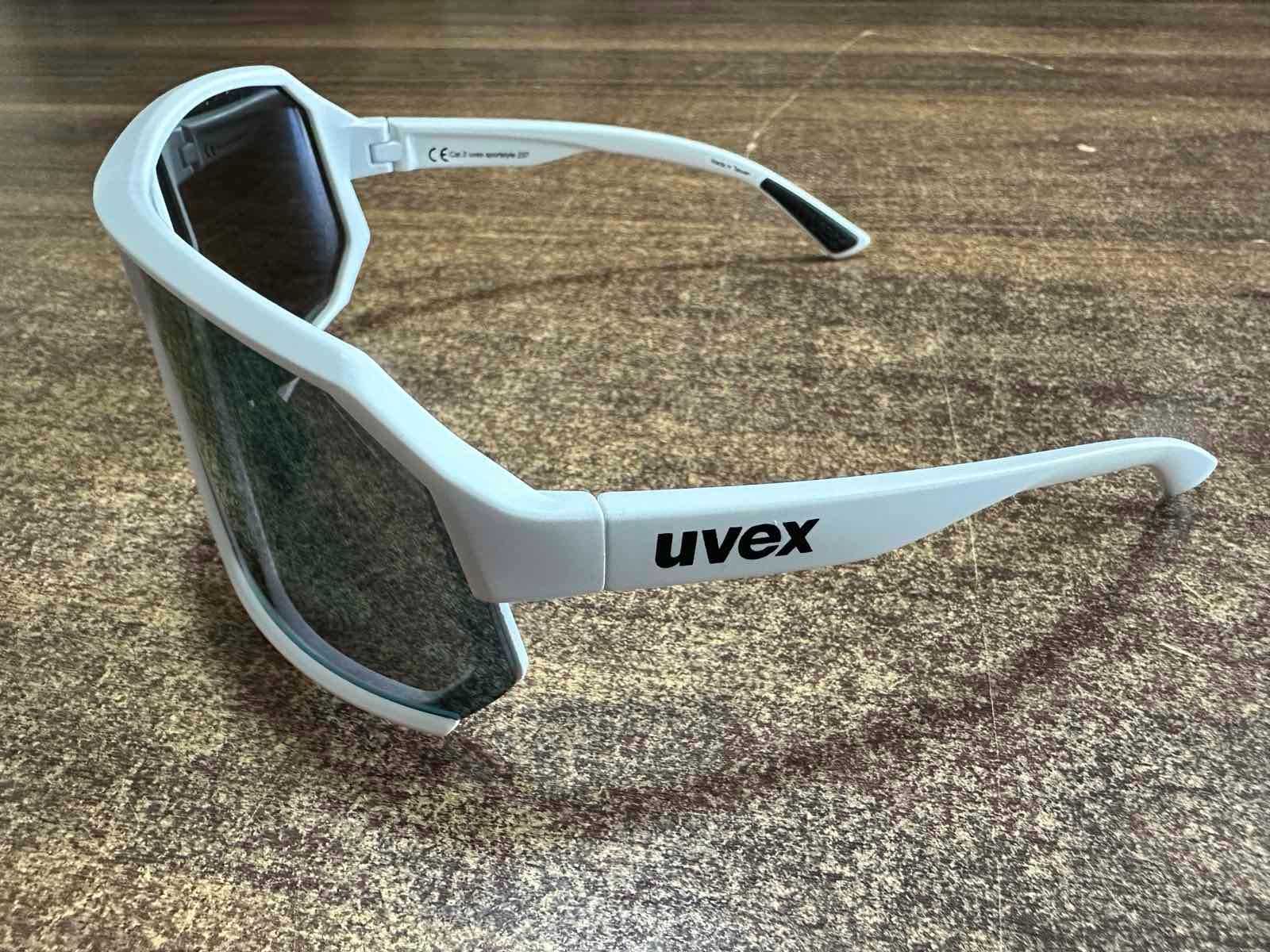 Слънчеви очила Uvex Sportstyle 237