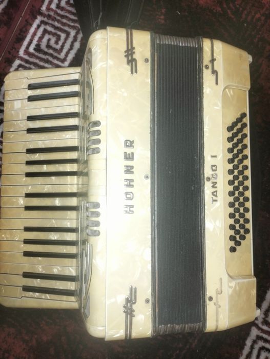 Vând Hohner Verdi 1