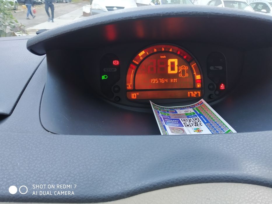 автомобил Рено Модус