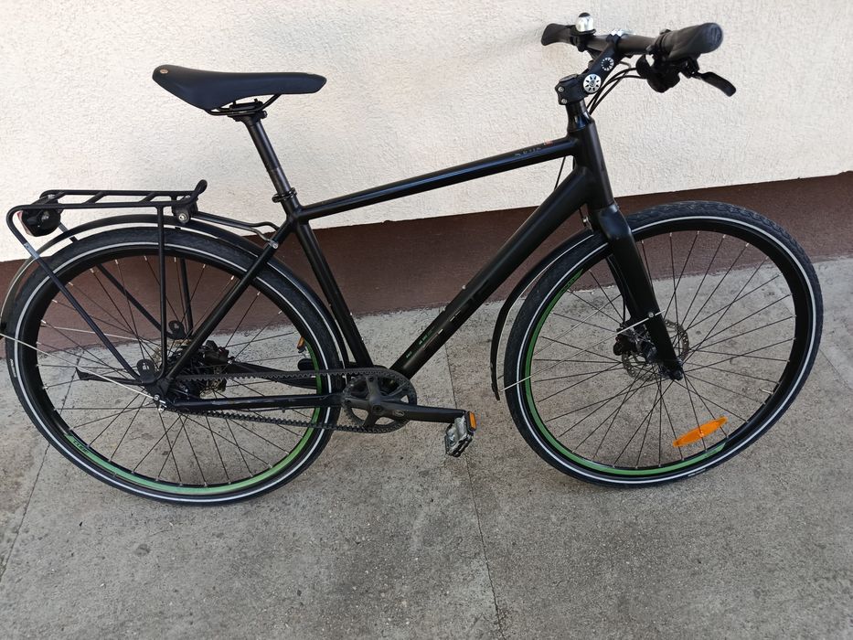 Bicicleta Cube 8 pe Curea.