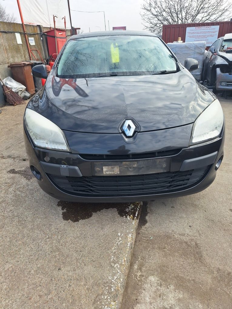 Dezmembram Renault Megane 3 1.6 benzina 16 valve an fabricatie 2009