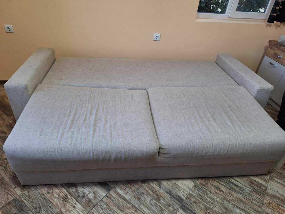 Разтегателен диван