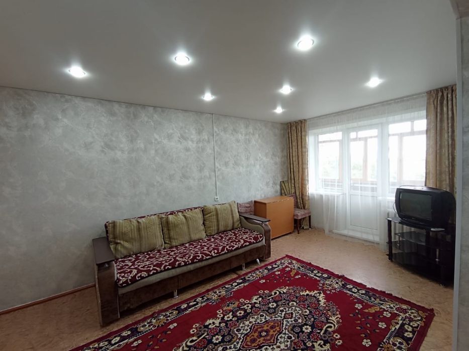 Сдам  1 ком квартиру в районе Уюта ,5 школы