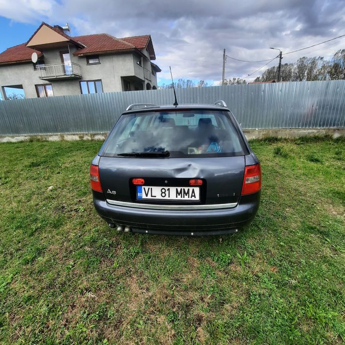 Audi A 6 cu volan pe partea dreaptă