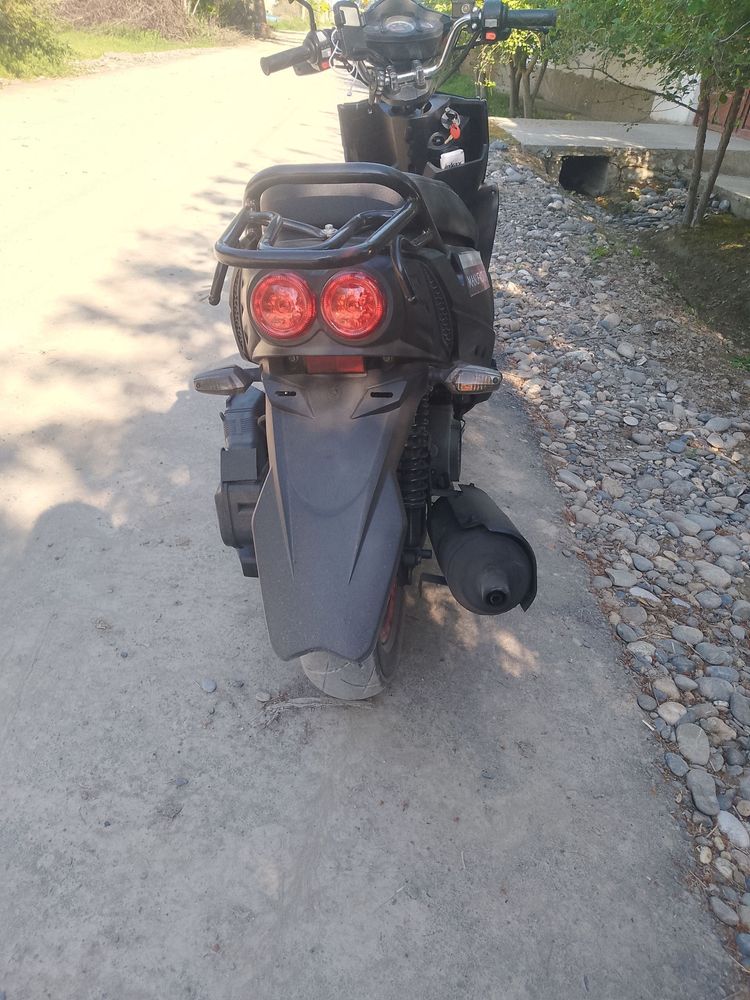 Skuter benzinli 150 kub 110 tezlikga chiqadi 100 km 3 litr