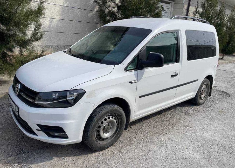 Wolksvagen Caddy Kombi naxt va rassrochka