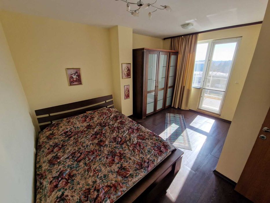 Продавам гардероб и спалня.