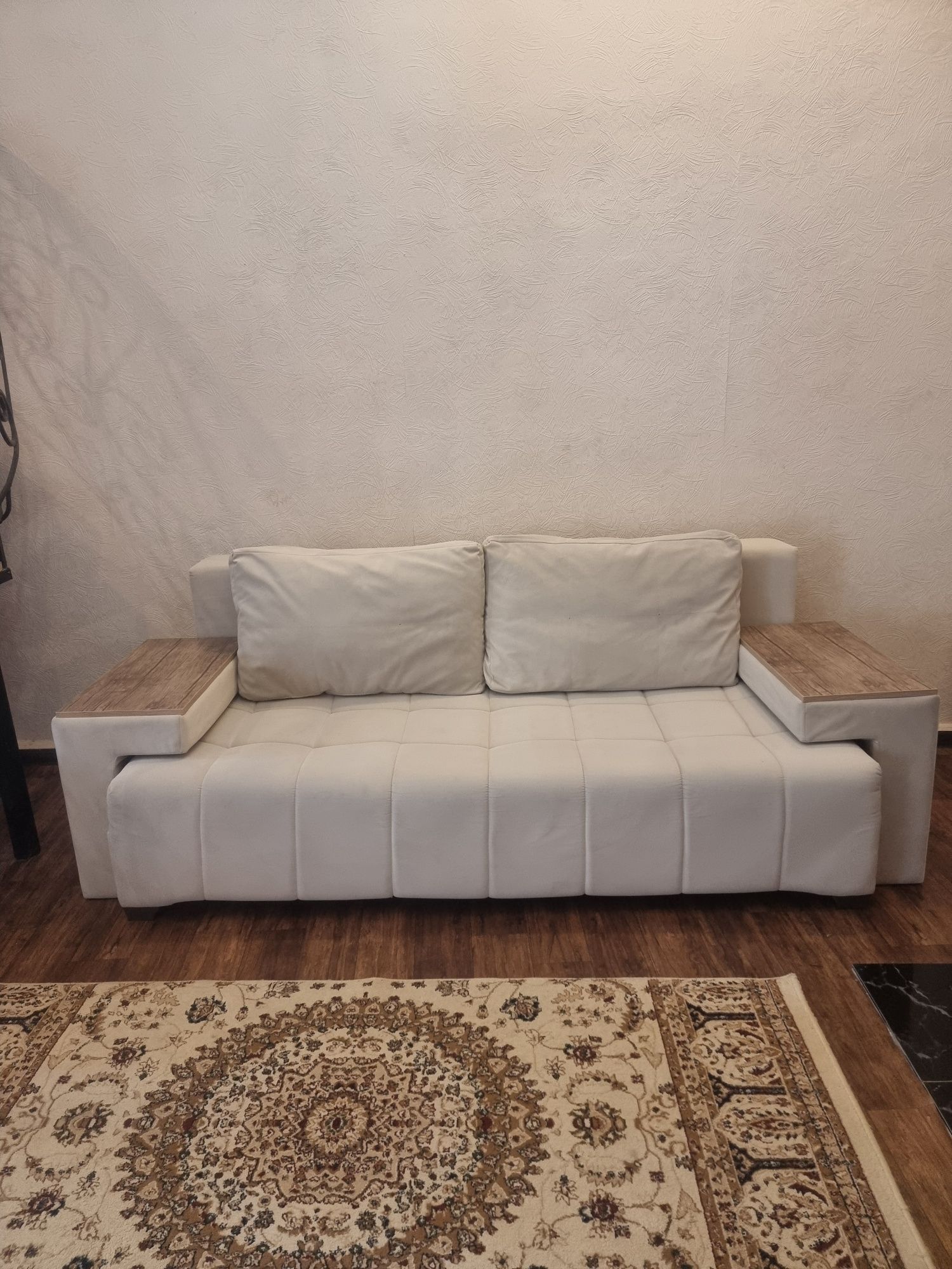 Продам диван кровать.