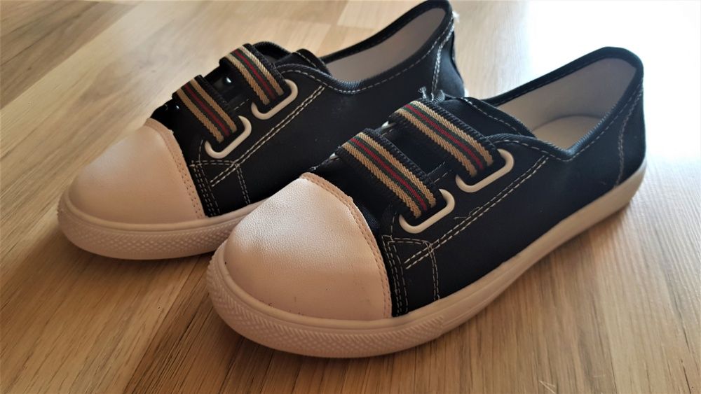 Tenisi material textil , negri, fara siret