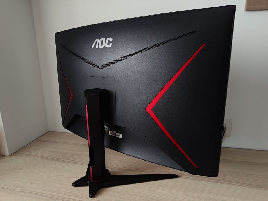Monitor Gaming Curbat WLED VA AOC 31.5" 240Hz