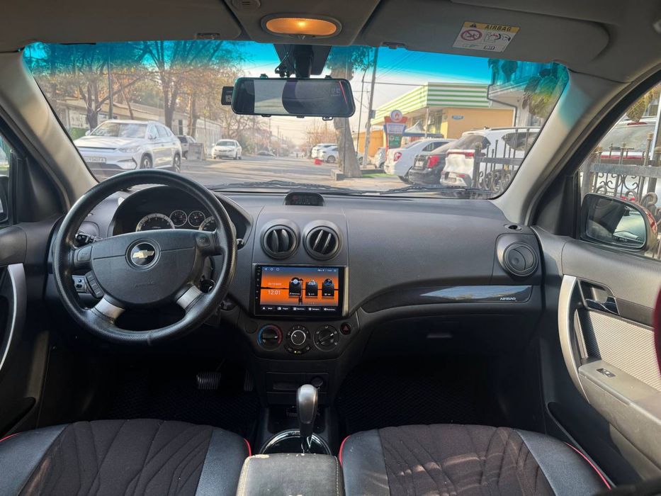 Nexia 3 avtomat sotiladi. Akuratniy haydalgan ayol kishi haydagan.