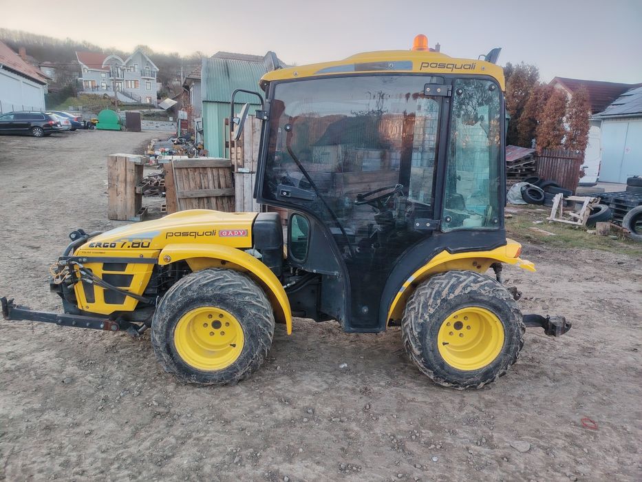 Vand tractor viticol 75 cp stivuitor