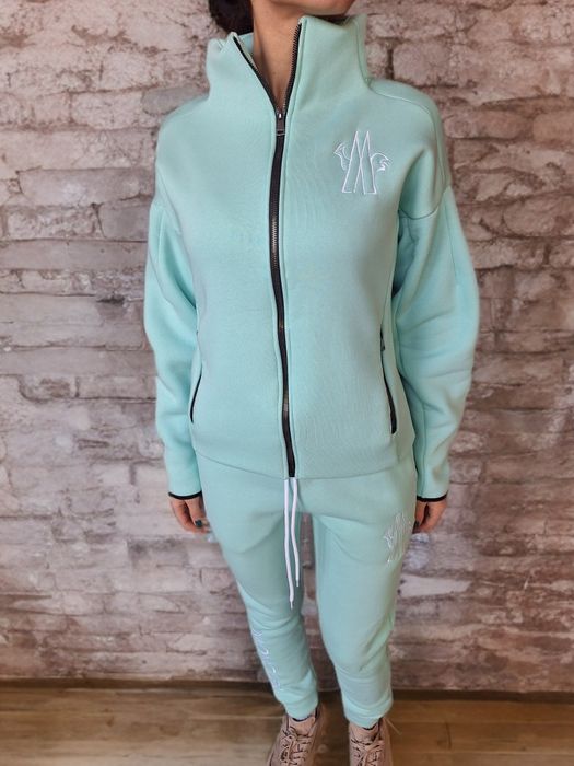 Ватирани дамски екипи moncler