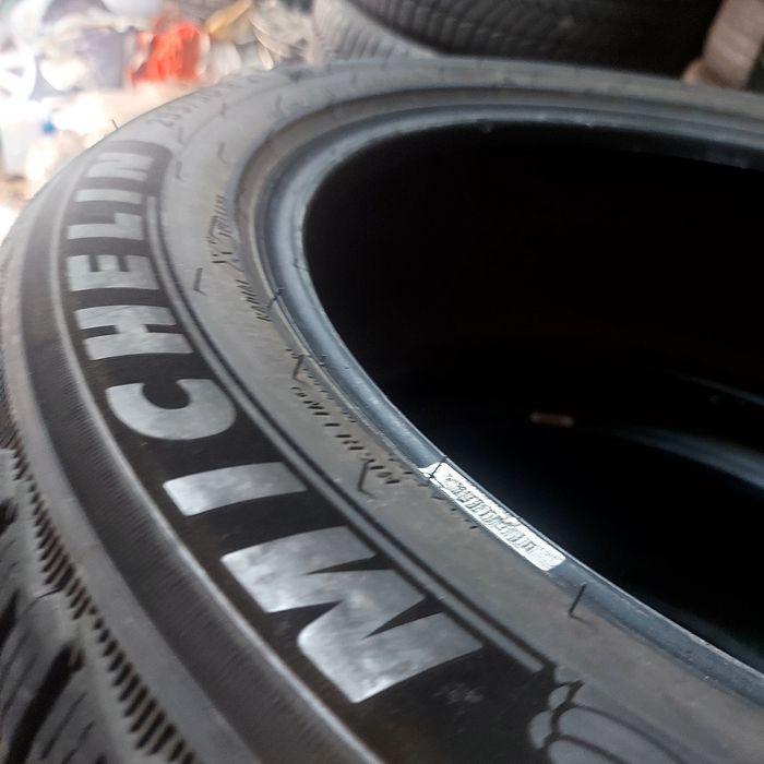 255/50/21" Michelin pilot alpin5 suv.dot3122