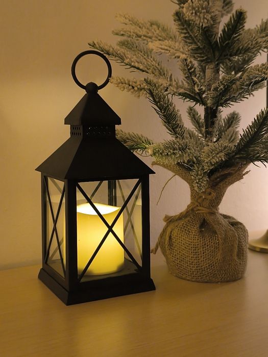 Decoratiune pentru Crăciun- Felinar cu lumânare led