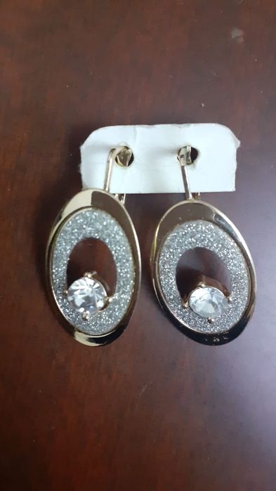 Продам серьги новые