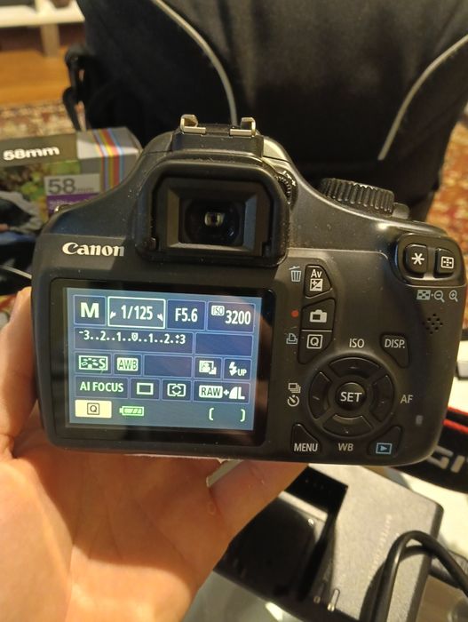 Фотоапарат Canon EOS 1100D