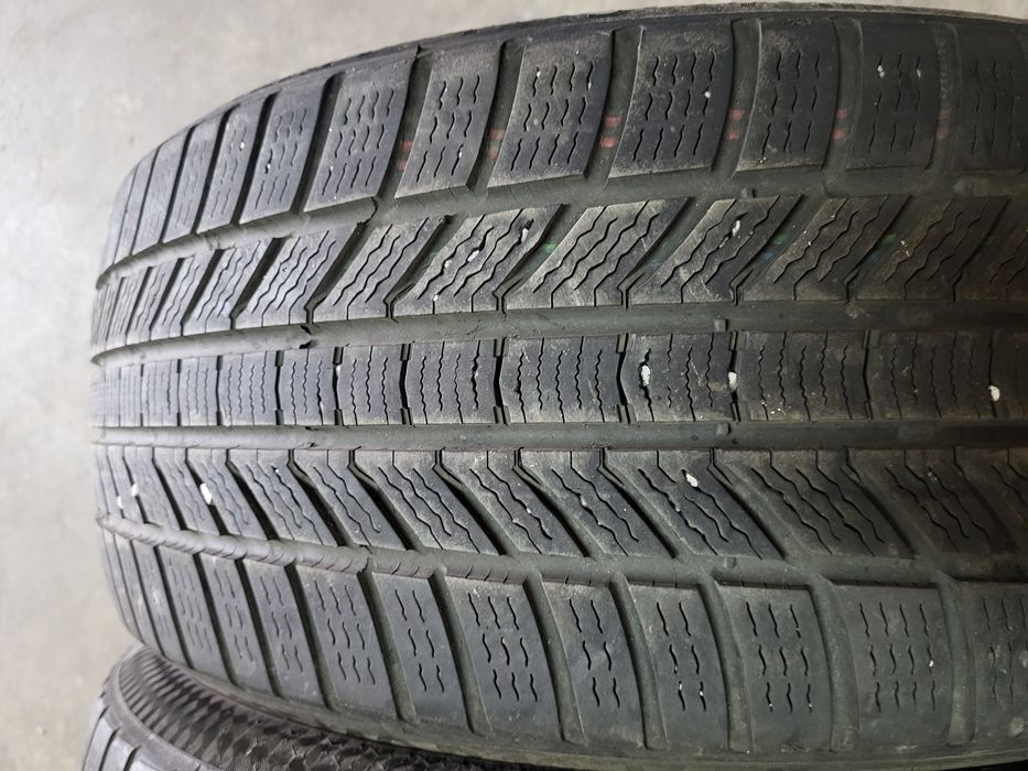 2 anvelope 225 40 R 18 Continental iarna