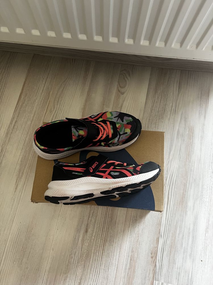 Детски маратонки asics 35 номер, унисекс