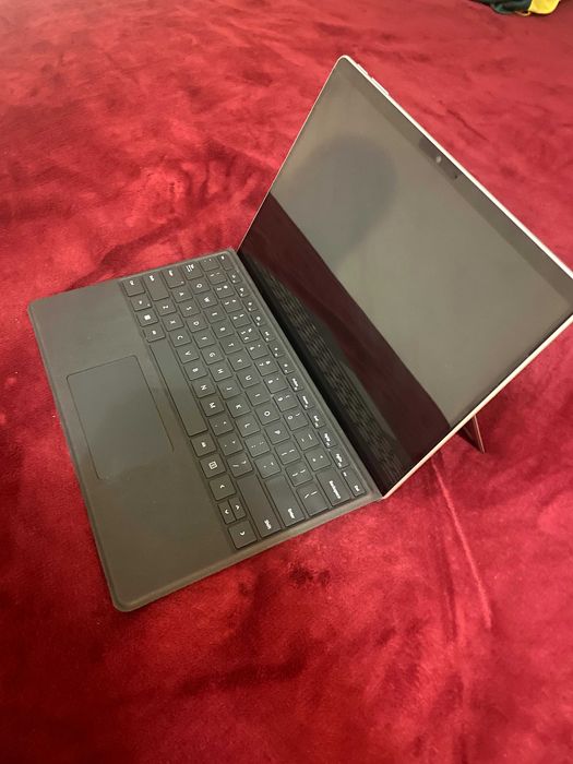 Microsoft Surface Pro 9 - I7 12th-16GB-256GB - Tastatura si Pen ORG