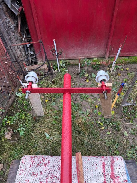 Stâlp metalic cu console