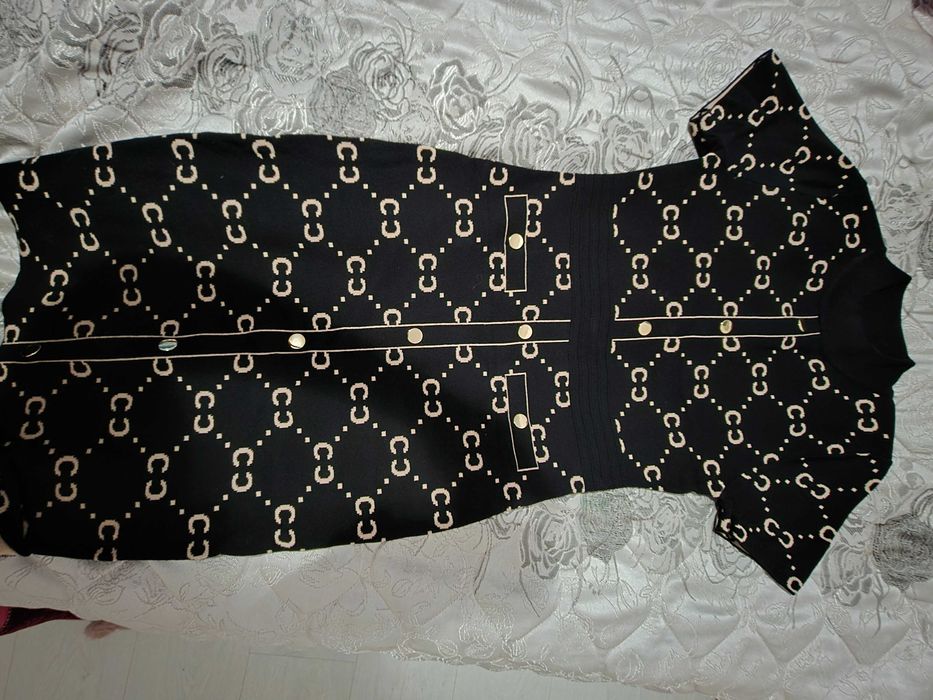 Рокля от страхотна материя машинно плетиво