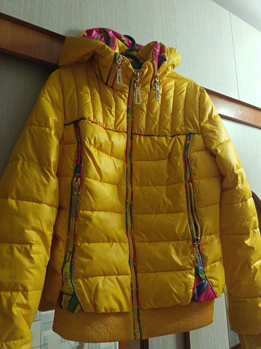 Продам зимние куртки