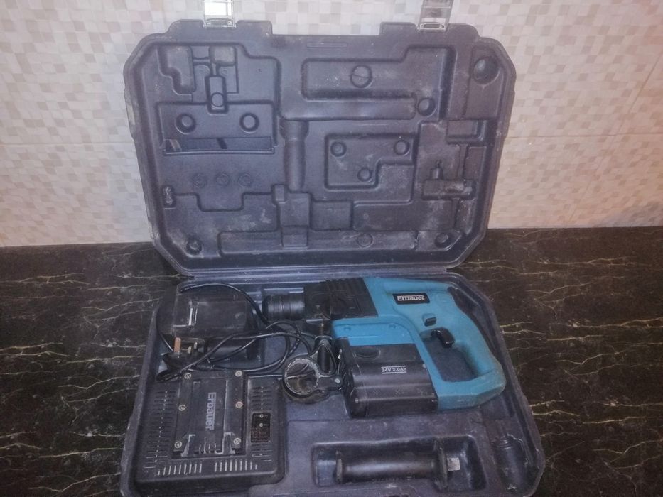 Scule profesionale Bosch, Erbauer, Dewalt