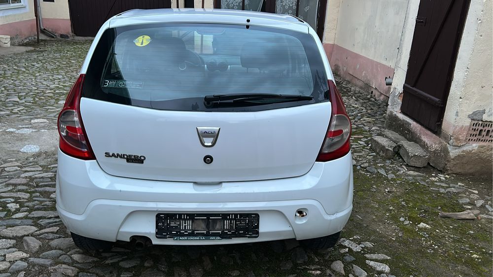 Vând Dacia Sandero 2011