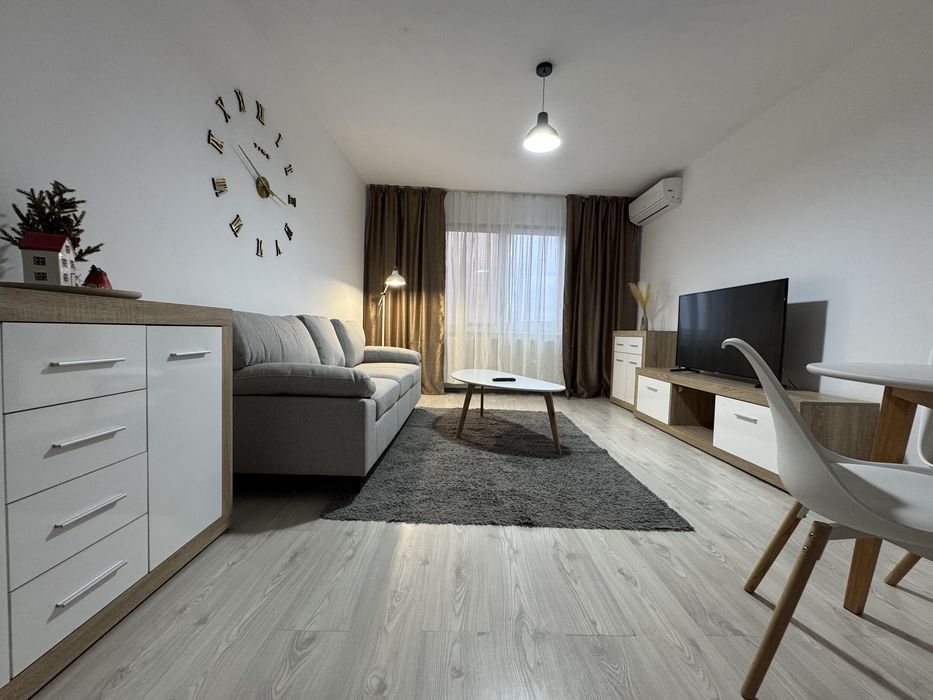 Inchiriez apartament cu 2 camere + loc de parcare