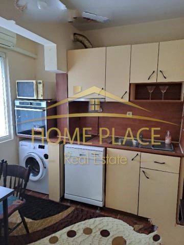 Дава се под наем Тристаен апартамент в Варна, Базар Левски - 68 кв.м за 459 € - Снимка #1