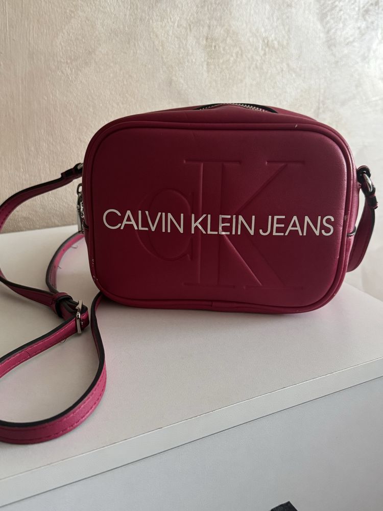 Дамска чанта Calvin Klein Jeans