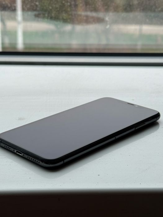 Продается iphone xs max первые руки.