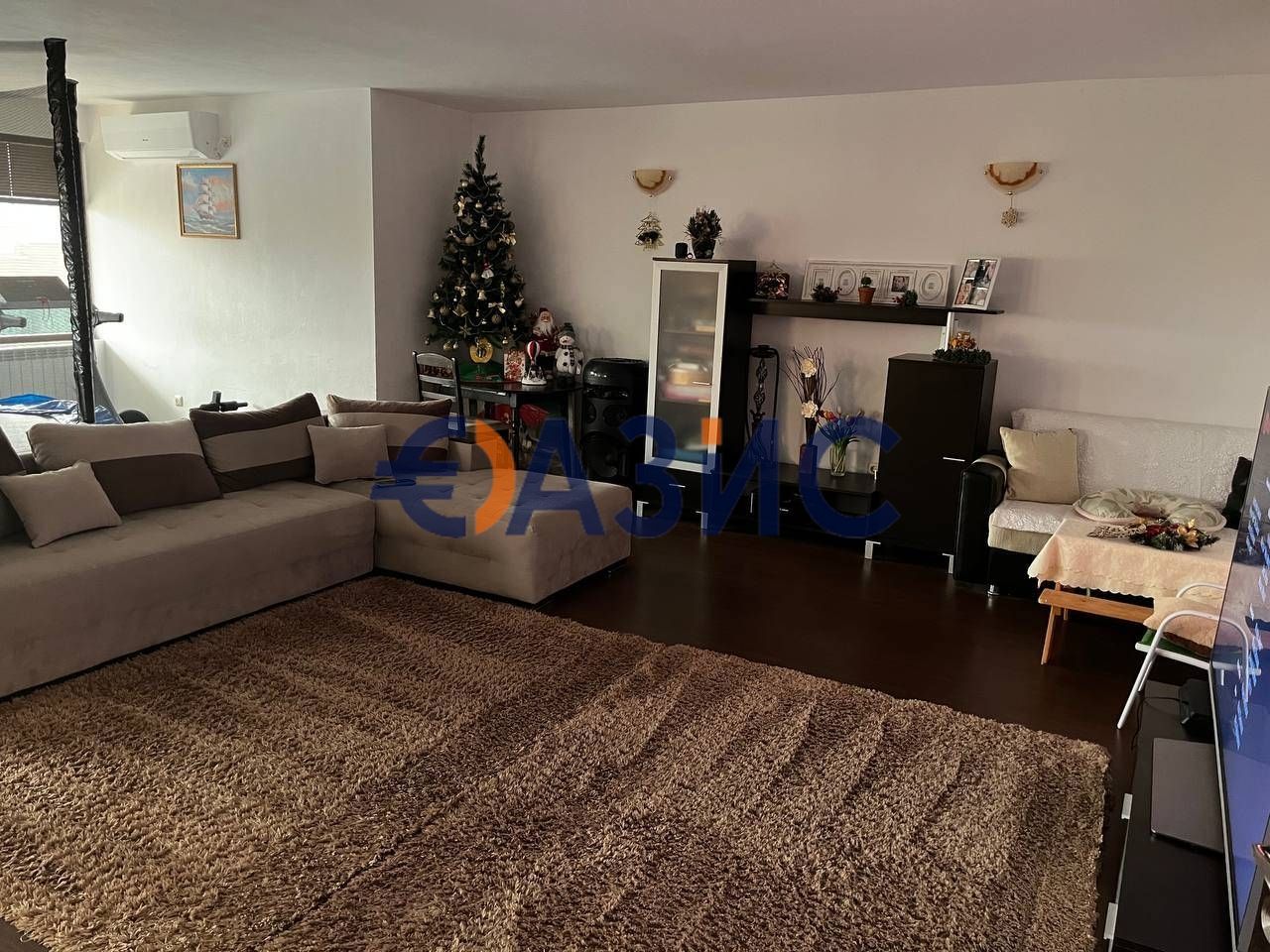 3-етажна къща с ресторант в центъра на Кошарица,1200кв.м,670 000 евро,