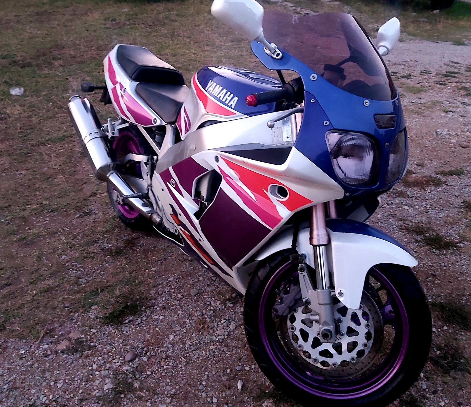 Yamaha YZF 750r Genesis