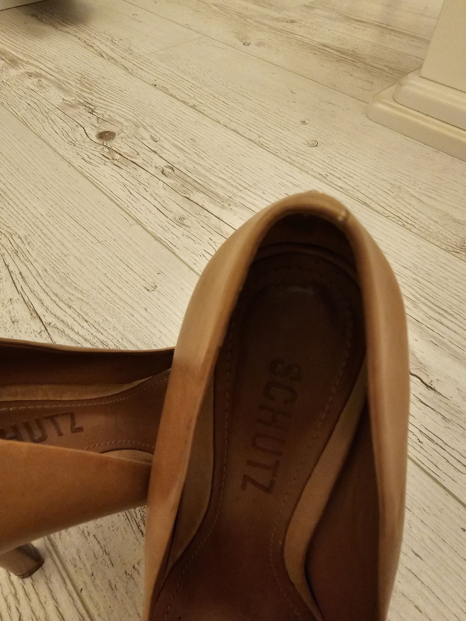Pantofi maro marca Schutz marimea 35