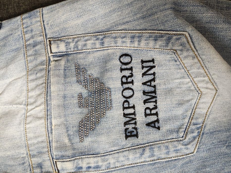 Blugi Armani pentru barbati