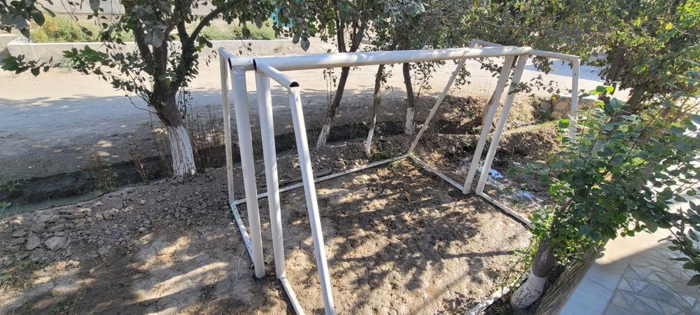 Хар хил турдаги 57,89, диаметрли трубалар ва профиллар сотилади,1 метр