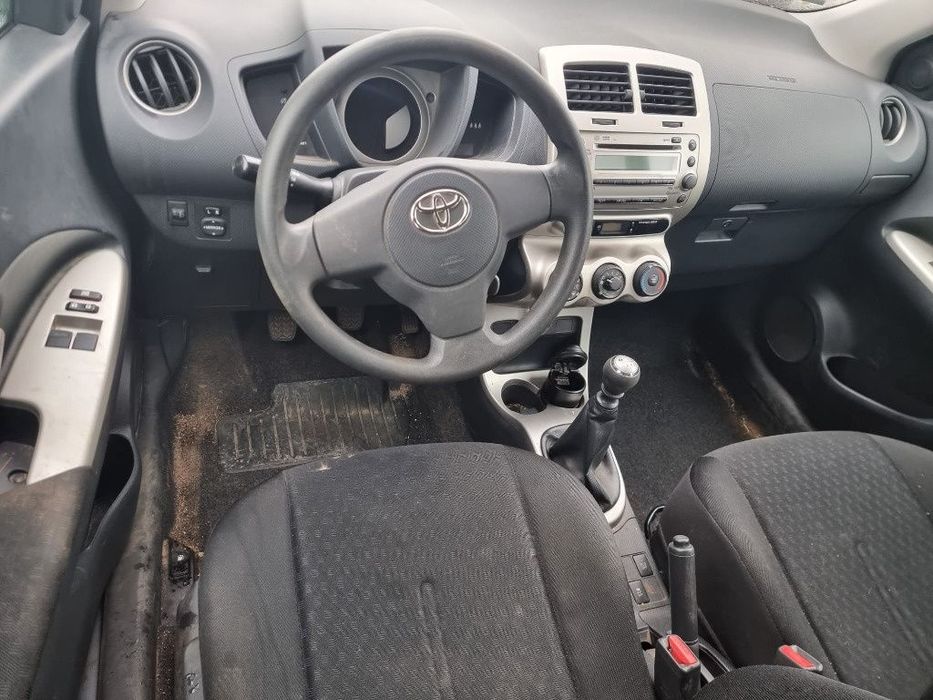 scaune fata bancheta spate textil stop tripla stanga dreapta haion Toyota Urban Cruiser an 2010 motor 1.3 benzina 100cp  dezmembrez