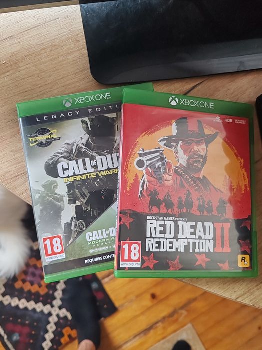 2X Xbox one 500 GB +оригинален безжичен джойстик+2ве хитови игри!