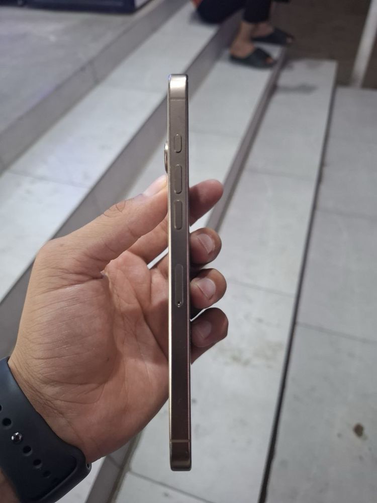Iphone 16 pro max 256 gb Iwatch 9 45 mm