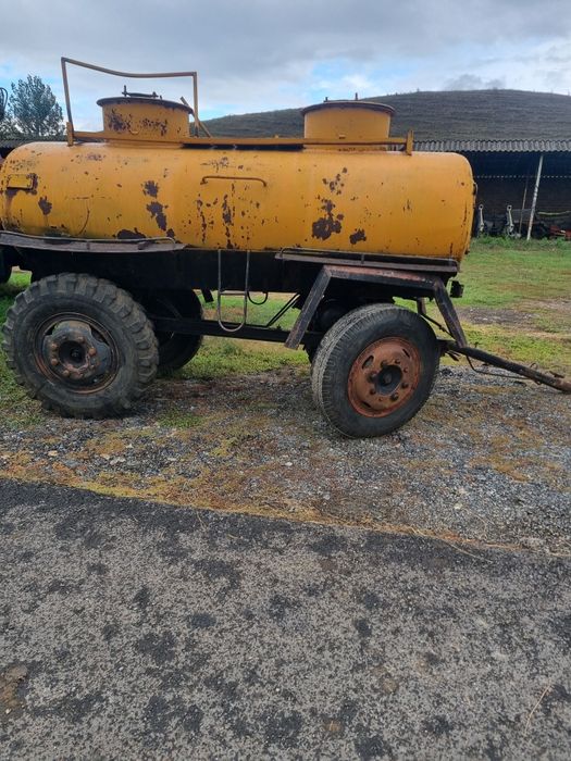 Vând cisternă 4000l